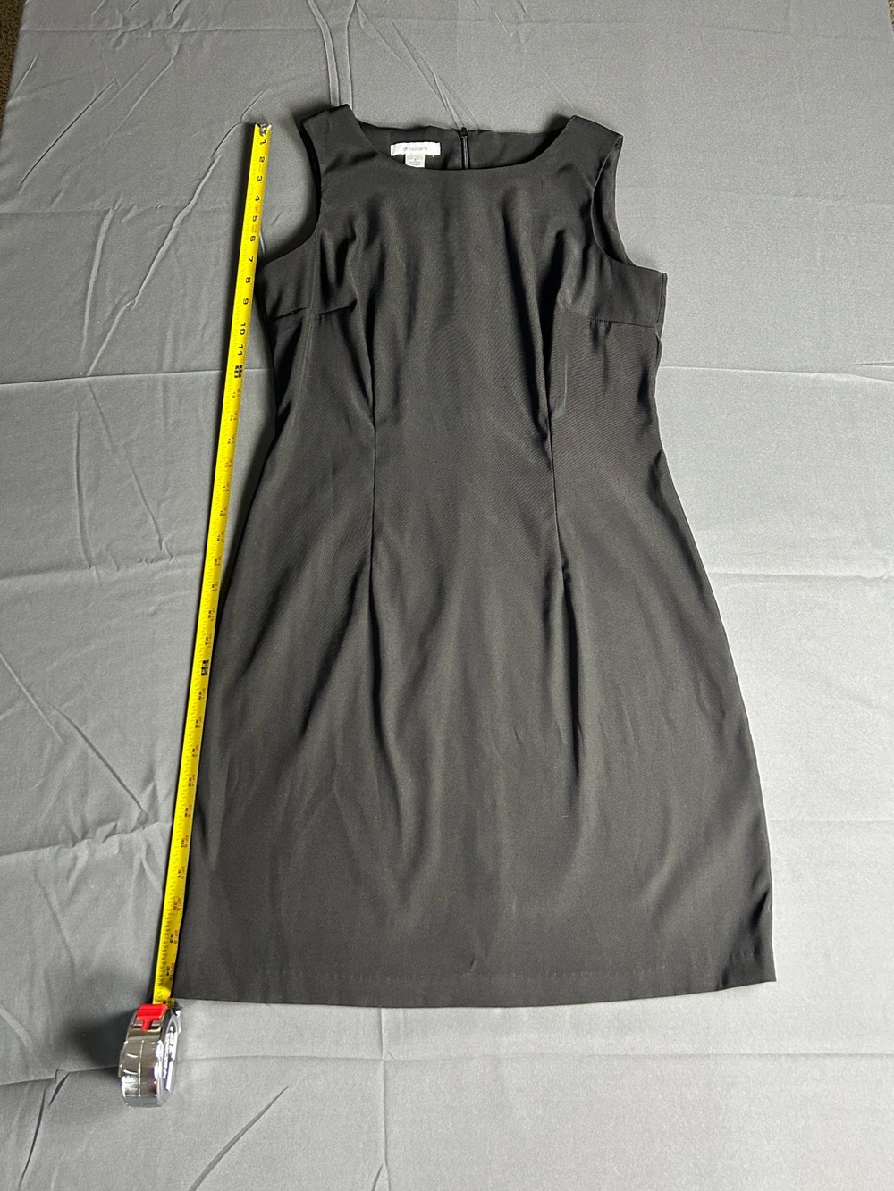dressbarn Women’s Black Solid Sheath Dress Sleveless Scoop Neck Zip Size 8